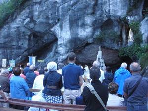 AOBR 2015 08 12 AU 16 LOURDES 2 PROCESSIONS MESSES CHEMINS DE CROIX (32)